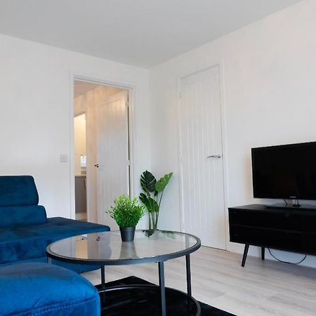 Вилла Stylish House With Private Parking Глазго Экстерьер фото