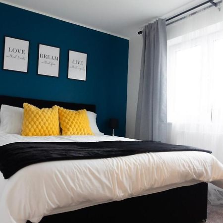 Вилла Stylish House With Private Parking Глазго Экстерьер фото